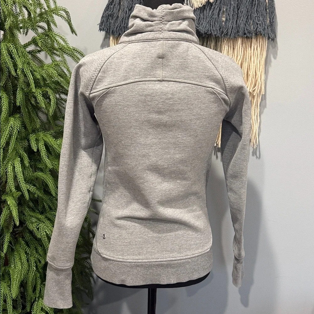 Lululemon Gray Activewear Zip Up Sweatshirt size 4 - Picture 5 of 10